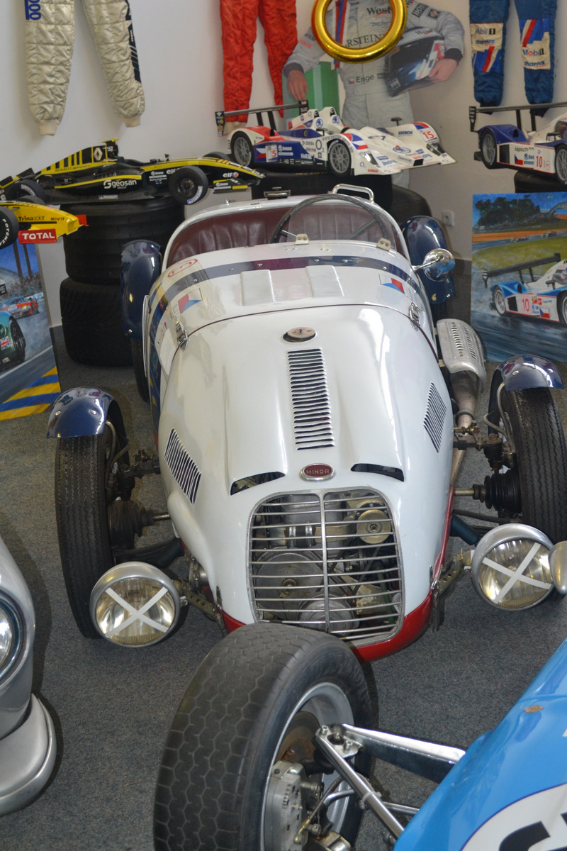 10 DSC 73