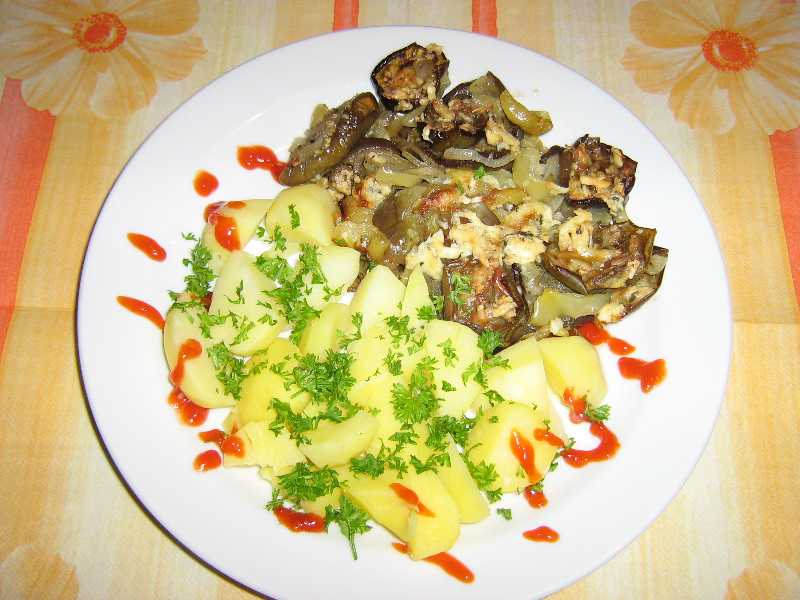 http://www.prvnikrok.cz/www_old/clanky/obrazky/1228/zape%C4%8Den%C3%BD%20lilek%20020.jpg
